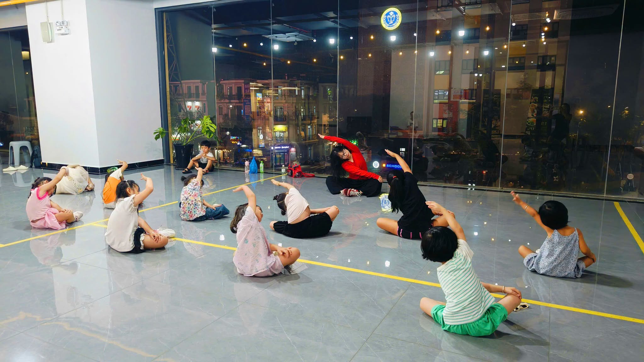 CLB Dance Kids tại Bcons City Mall