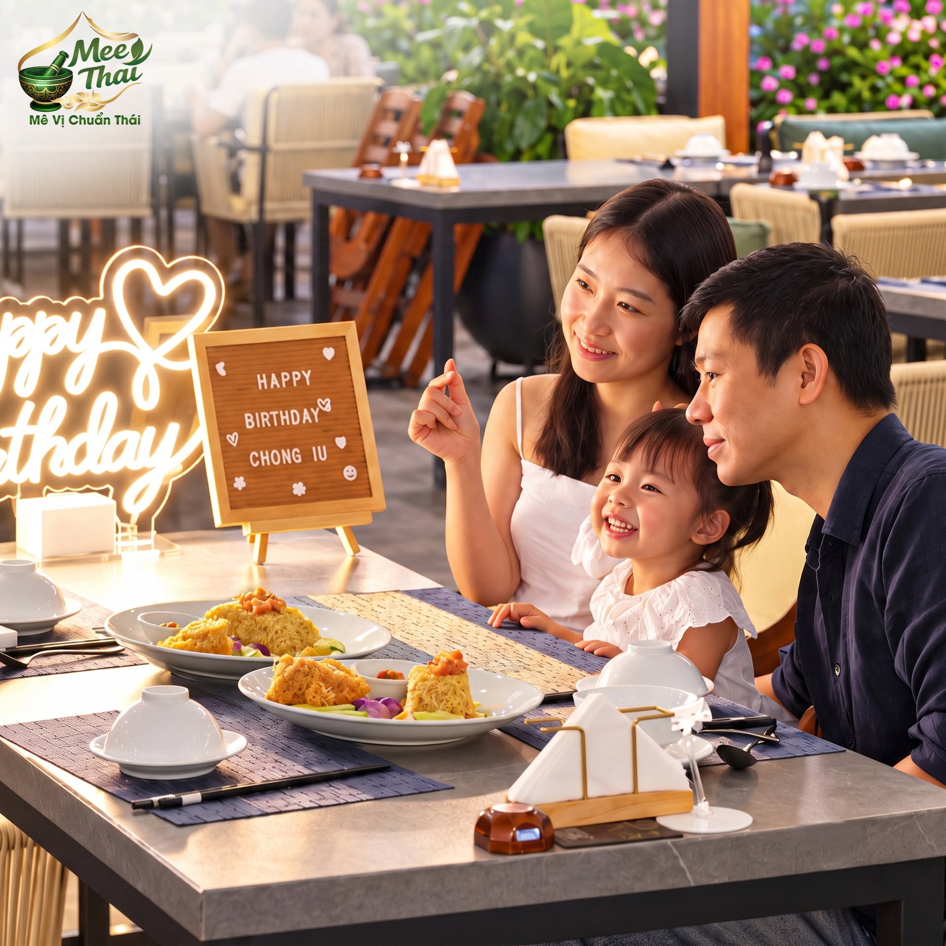 Cà ri Massaman Bcons City Mall - Không gian dùng bữa ấm cúng của các gia đình tại MEE THAI Bcons City Mall